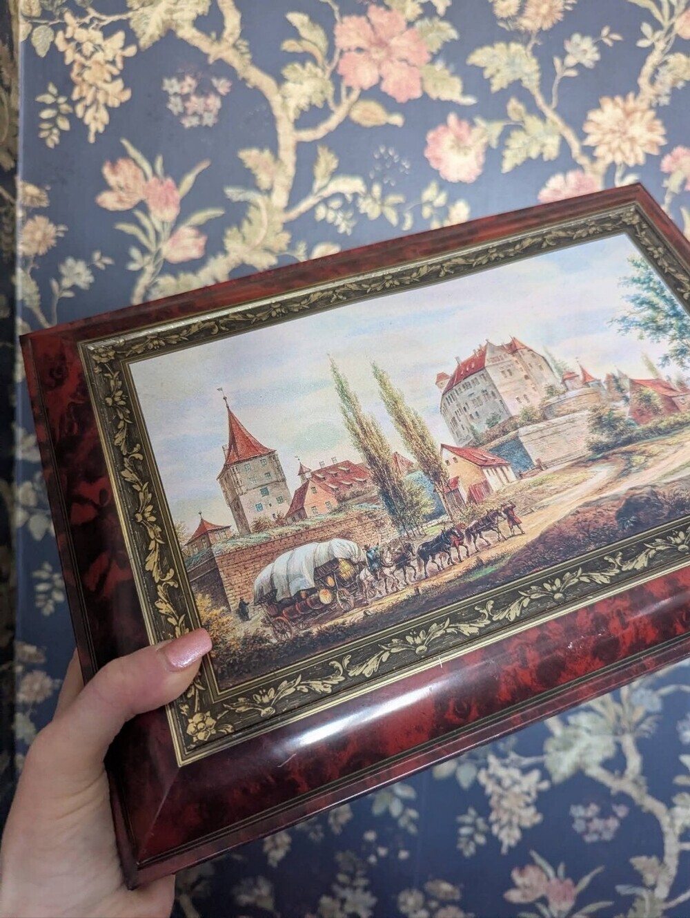 HENRY LAMBERTZ DECORATIVE BISCUIT TIN WITH CASTLE AND CARRIAGE SCENE